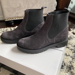 Suede boots